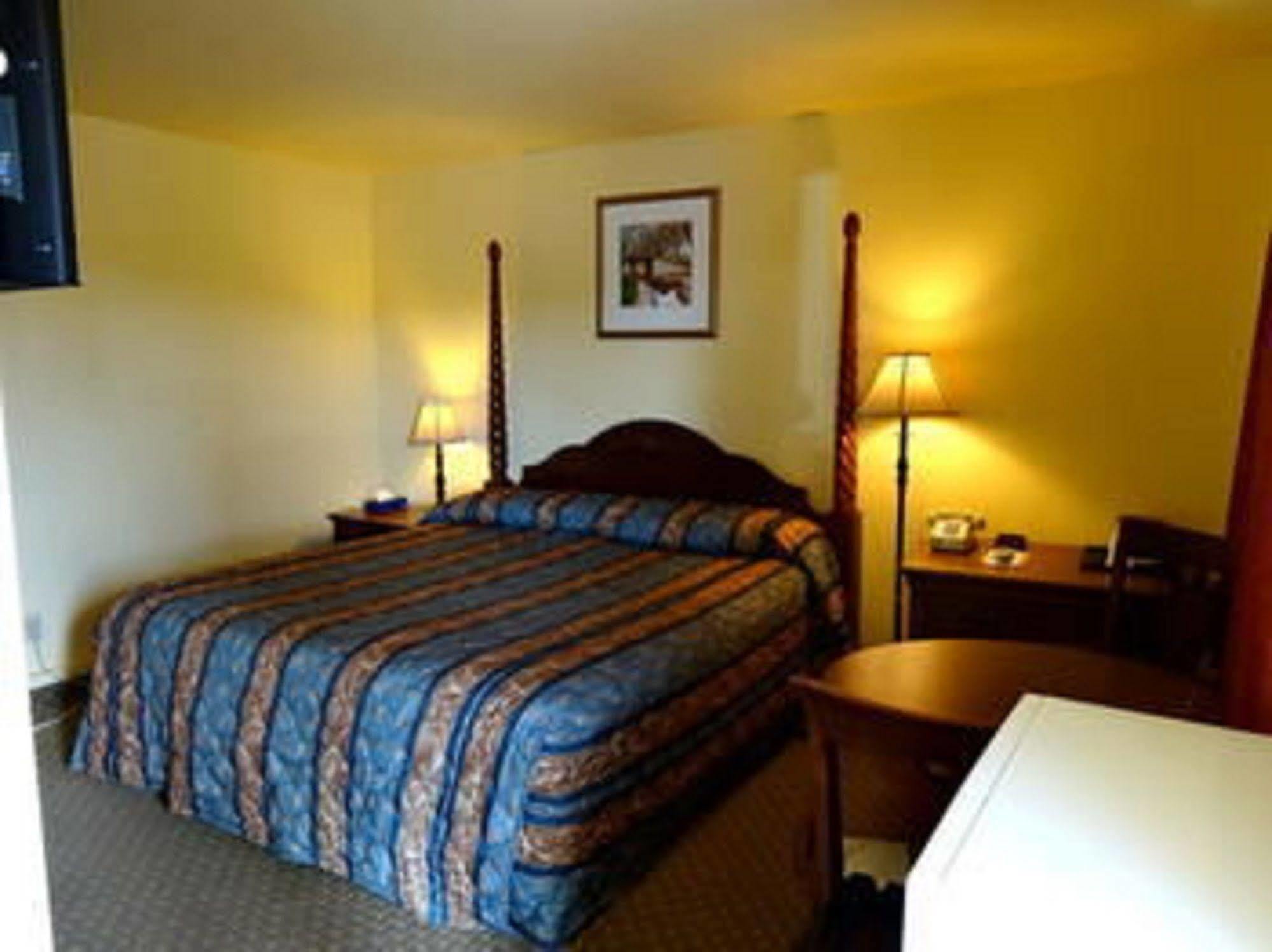 Motel The Whispering Pines Motel- Whitestone White Stone