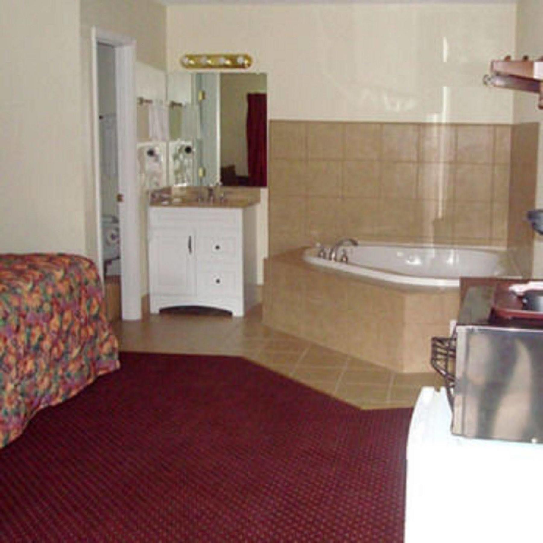 Motel The Whispering Pines Motel- Whitestone 2*